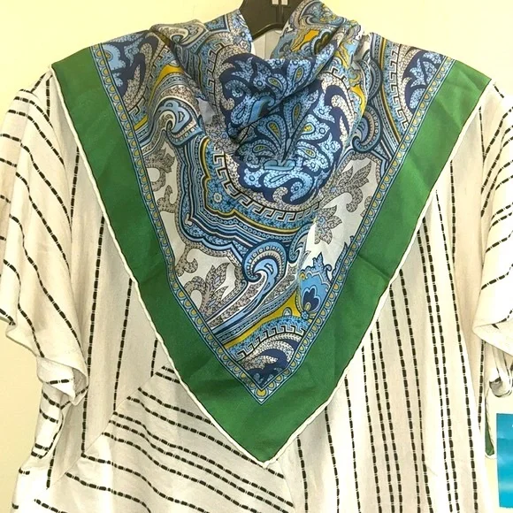 RARE VINTAGE 30“ x 30“ square silk scarf, hand rolled edge, green & blue Paisley